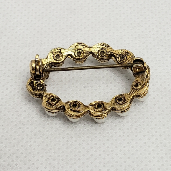Round of Pearls Open Vintage Brooch Pin - Picture 5 of 11